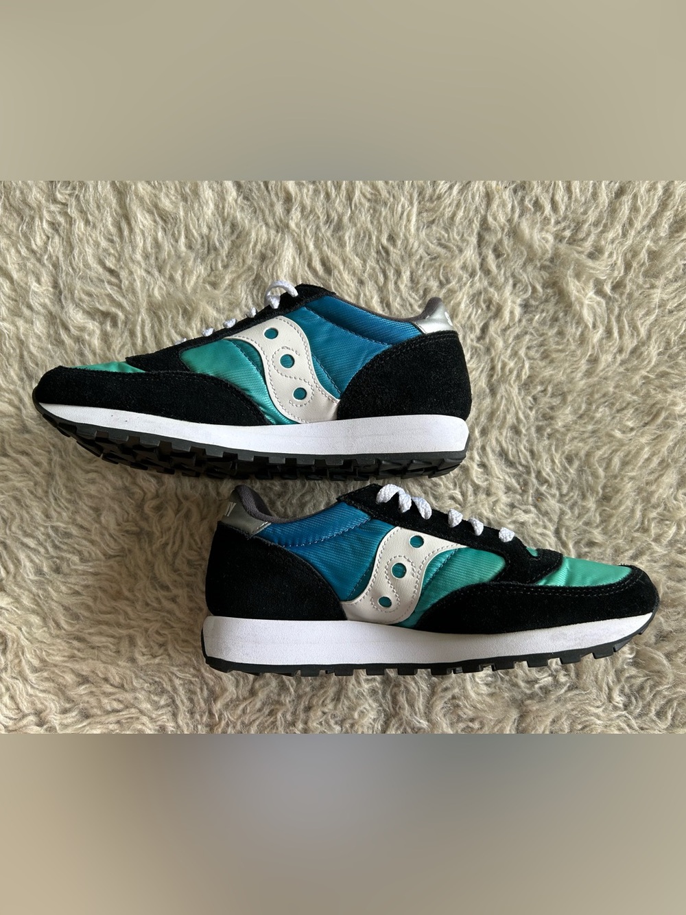 Saucony Teal & Black Runner Sneakers